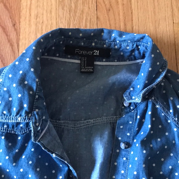 Button down - Picture 3 of 3